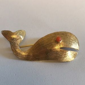 Vans Authentics Whale brooch